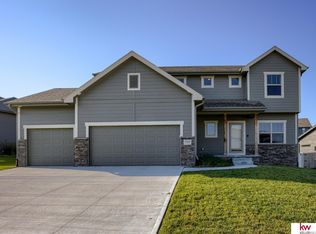7029 N 172nd St, Bennington, NE 68007