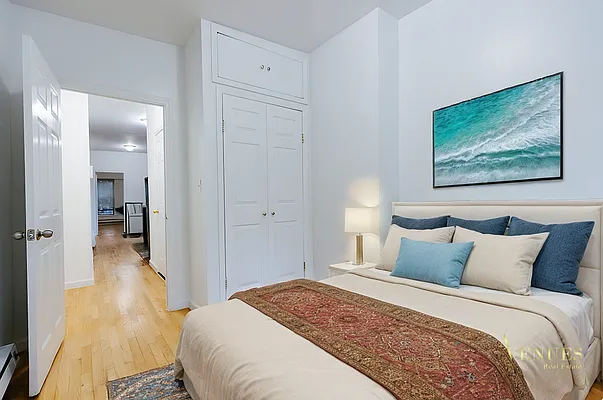 Rented by Avenues Real Estate | media 43