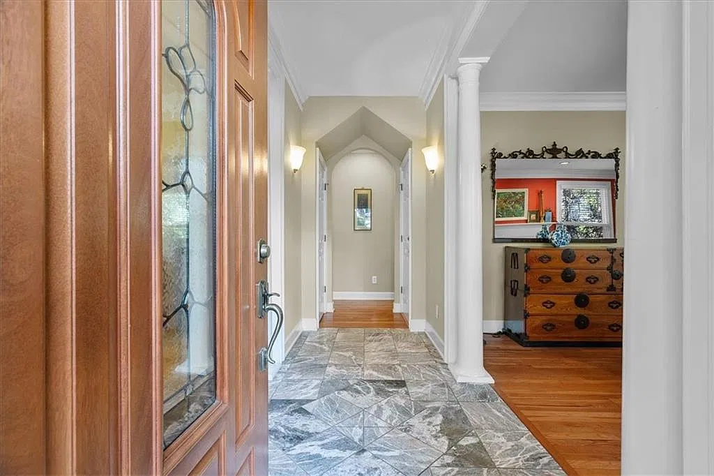 3 bed, 2.5 bath, 2526 sqft, $5,000 — Photo 4