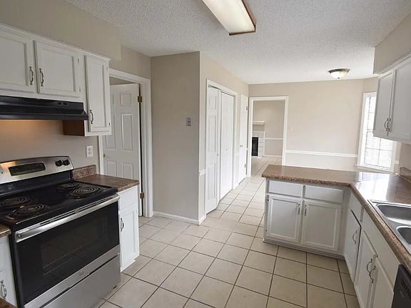 3rd image of 7605 Reese Rd