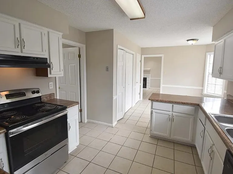 7605 Reese Rd — Photo 3