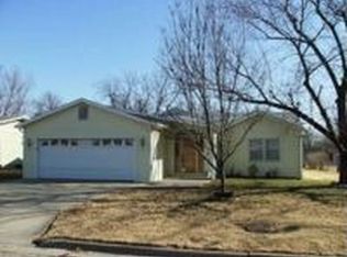 1302 N 7th St, Neodesha, KS 66757