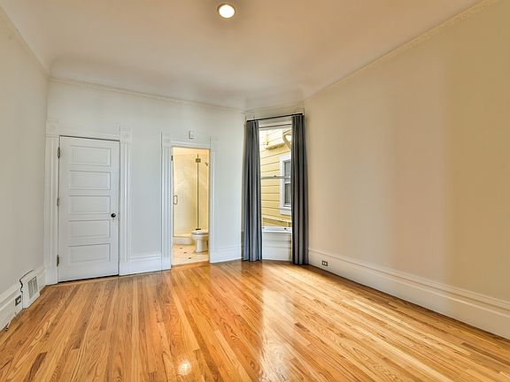 4th image of 573 Liberty St