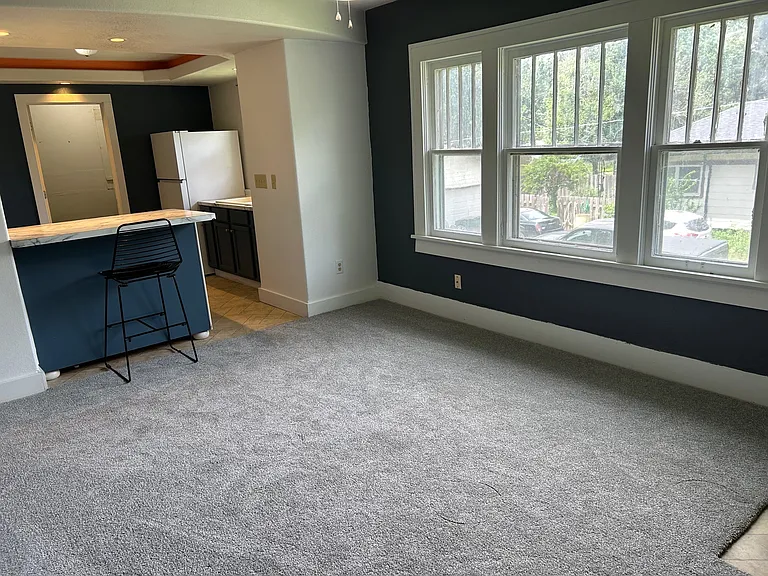 1027 N C St — Photo 2