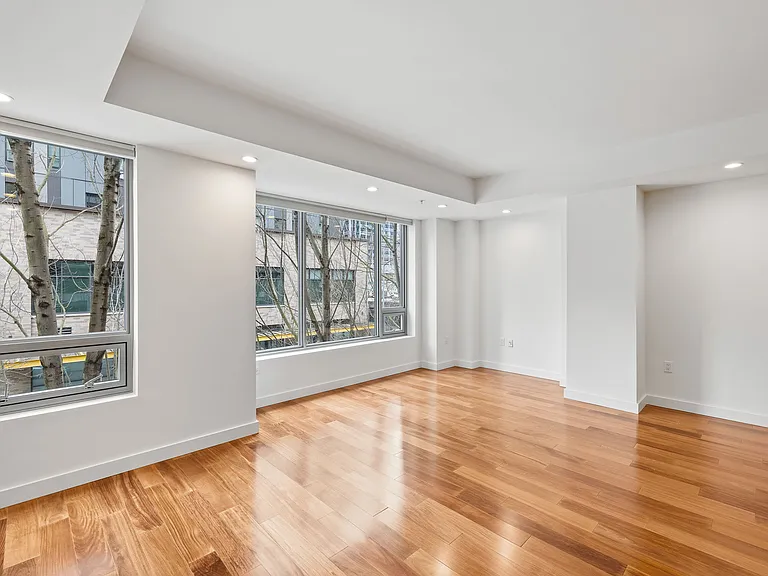 910 Lenora St #S304 — Photo 23
