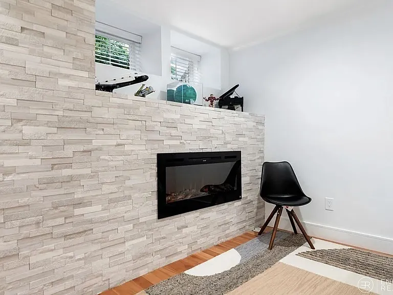 82 Summit Ave — Photo 17