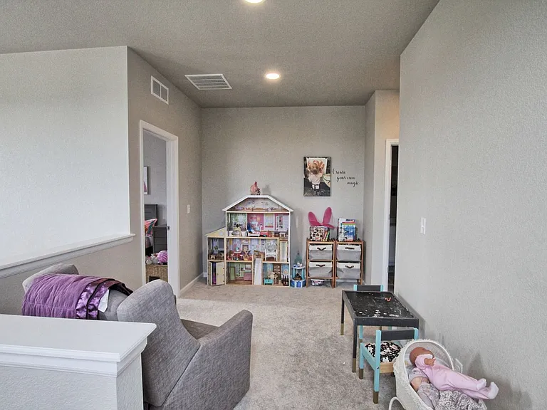 8961 Birch Run Dr — Photo 17