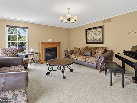 4th image of 53 Wexford Dr