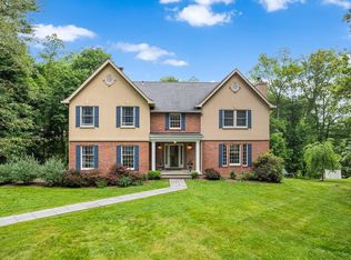 8 Upland Ct, South Salem, NY 10590