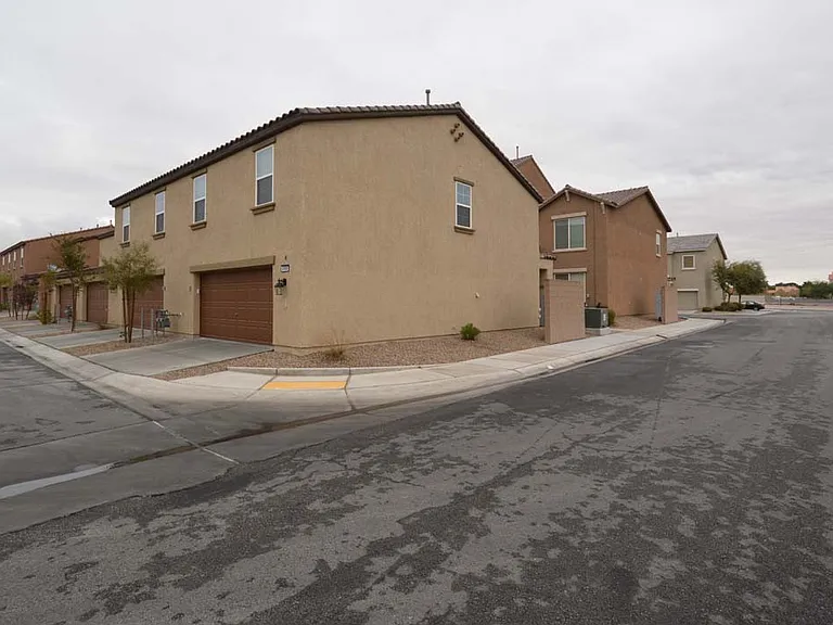 4496 Pencester St — Photo 26