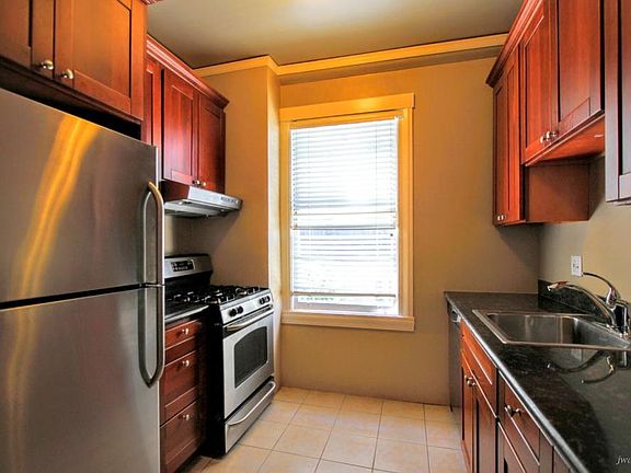 3rd image of 2090 Pacific Ave APT 302