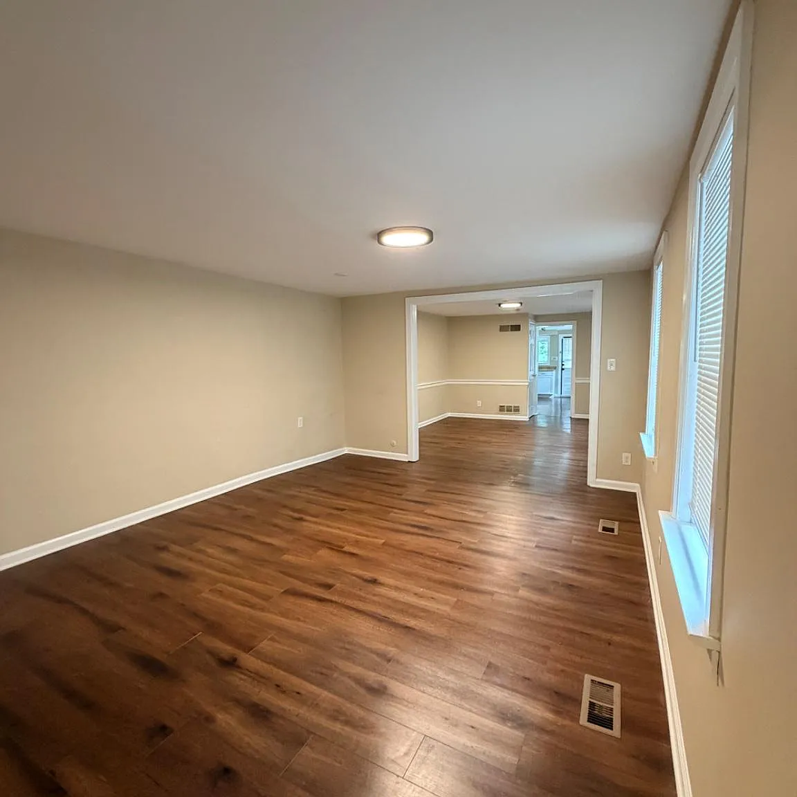3 bed, 1.5 bath, 2192 sqft, $2,500 — Photo 4
