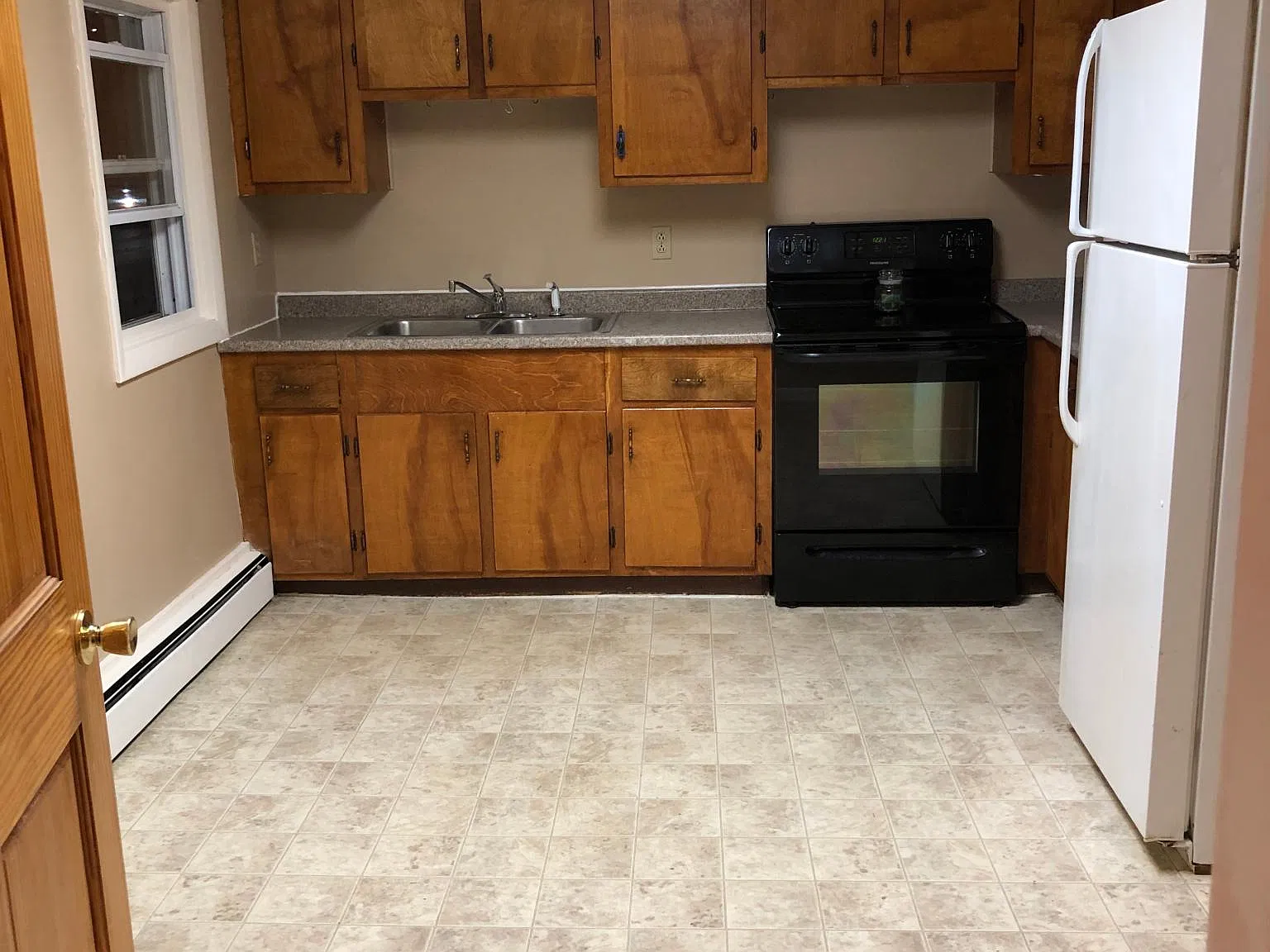 3 bed, $1,700 — Photo 2