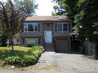 331 Oakwood St, Bridgeport, CT 06606