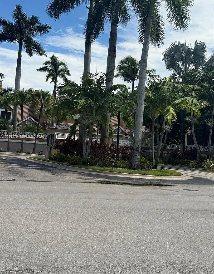 Vista Lago At The Hammock — Photo 4