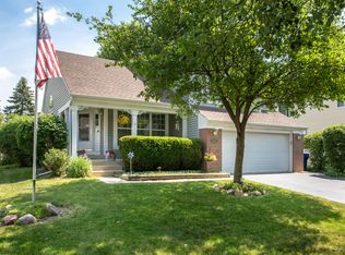 627 Sierra Pl, Gurnee, IL 60031