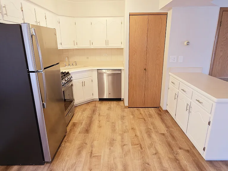 9517 Minnick - #2E — Photo 3
