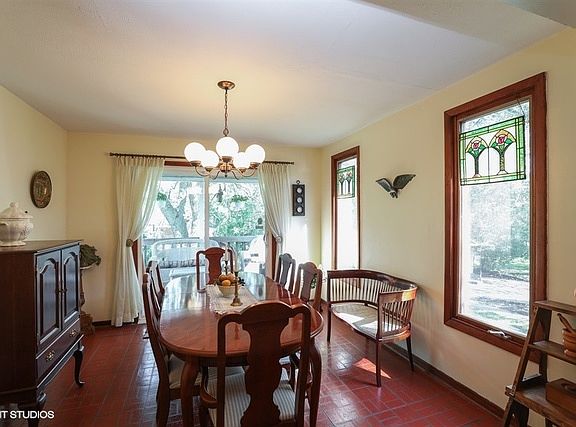 4th image of 15715 Woodlawn East Ave