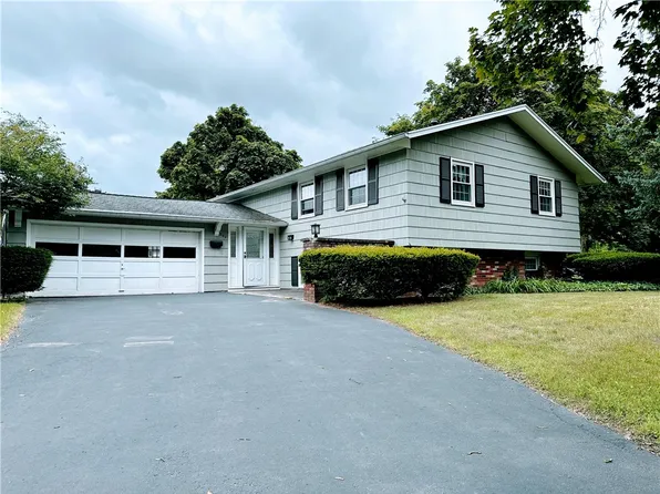 262 Jamestown Ter, Rochester, NY 14615