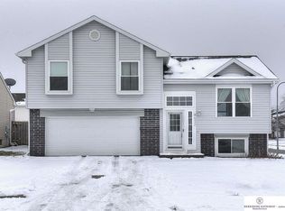 6332 N 128th St, Omaha, NE 68164