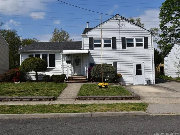 11 Campbell Dr, Parlin, NJ 08859