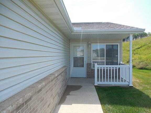2nd image of 1110 Meadow View Ct Unit 4