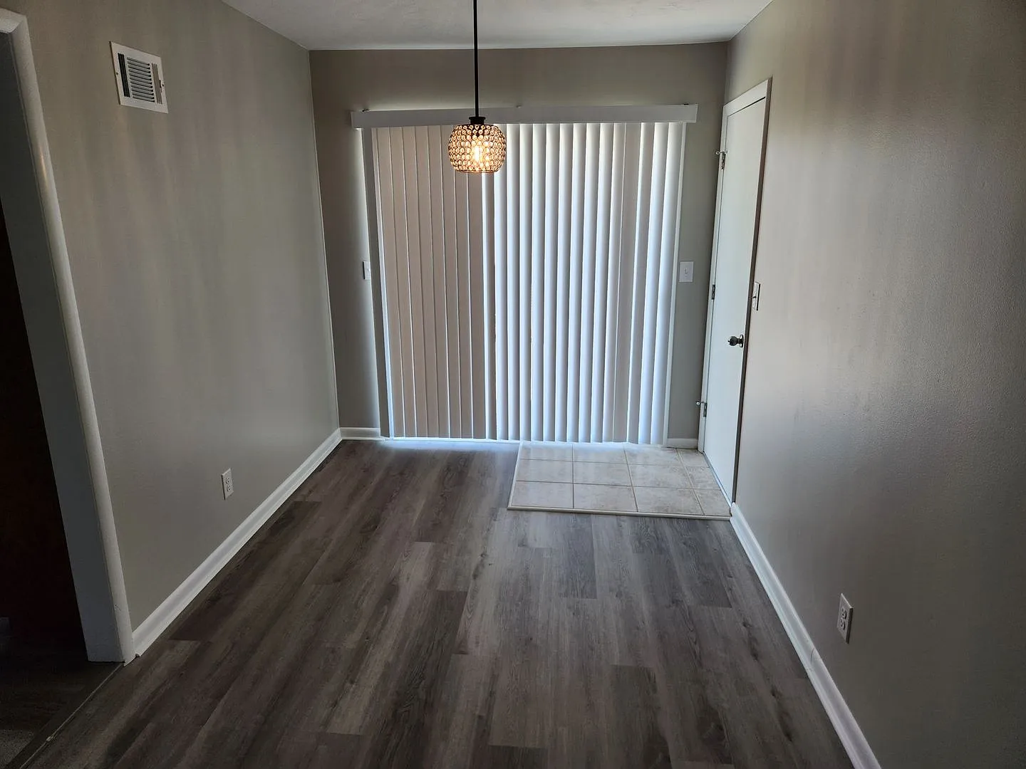Newly remodeled 4 bed 2 bath — Photo 3