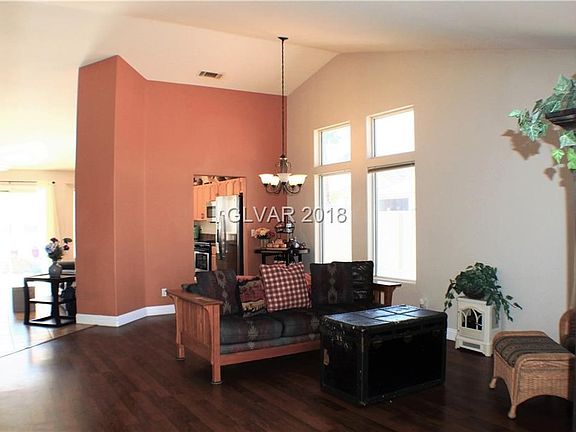 LIVING ROOM!