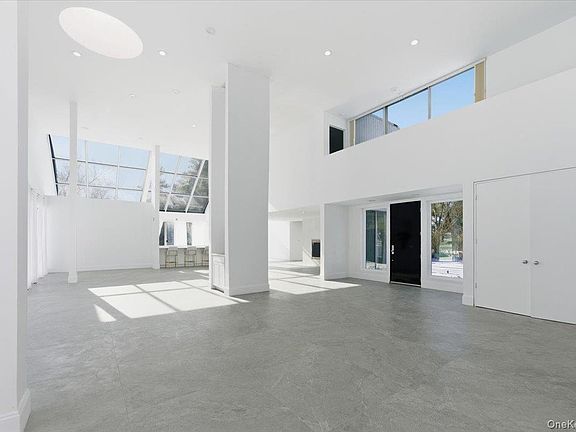 4th image of 454 E Shore Road