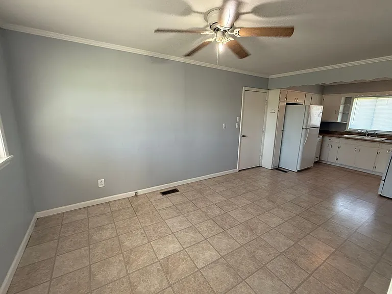 2870 Five Springs Rd — Photo 4