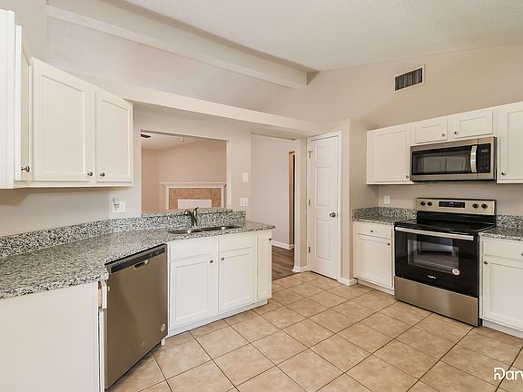 5th image of 8009 W Mactavish Way
