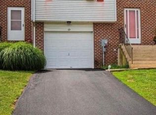 119 Pickwick Pl, Millersville, PA 17551