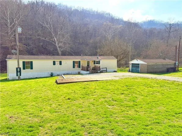 54290 Pipe Creek Rd, Jacobsburg, OH 43933