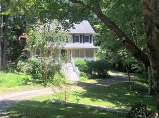 1536 Hickory Dr, Lilburn, GA 30047
