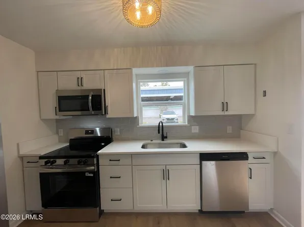 900 Brotherhood Rd #E-3, Beaufort, SC 29902