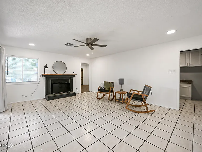 5833 W John Cabot Rd — Photo 12