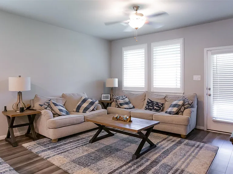 7058 Silverleaf Oak St — Photo 6