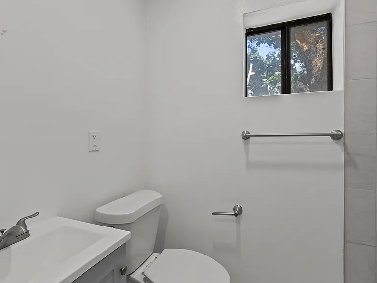 620 Sudderth Dr #4 — Photo 13