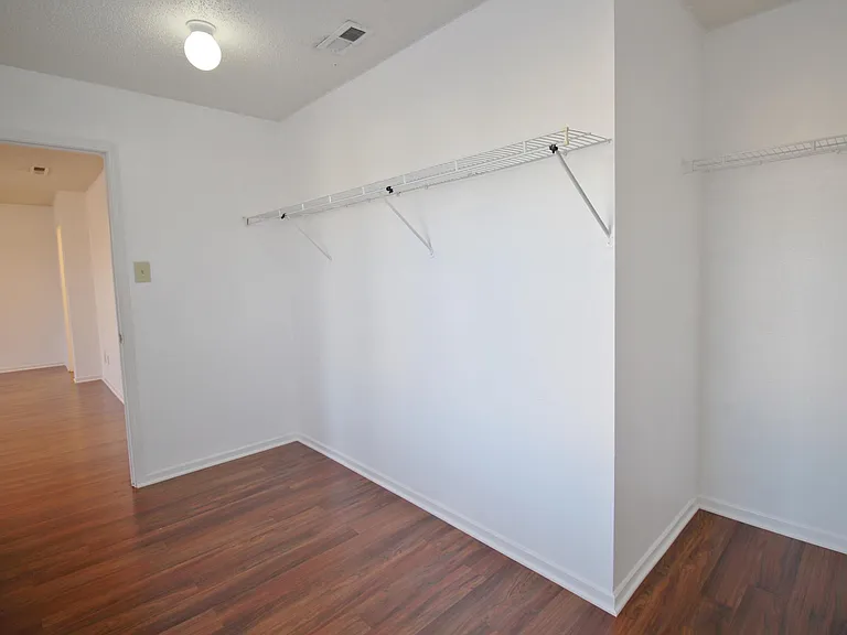 945 Shenandoah Way — Photo 18