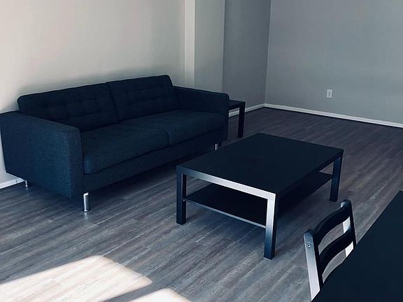 4th image of 940 25th St NW APT 802