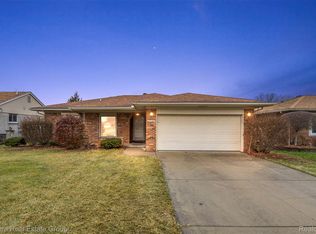 37107 Highlite Dr, Sterling Heights, MI 48310