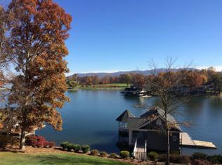 150 Island View Dr, Penhook, VA 24137