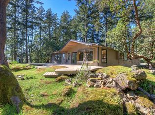 77 Oak Ln, Deer Harbor, WA 98243