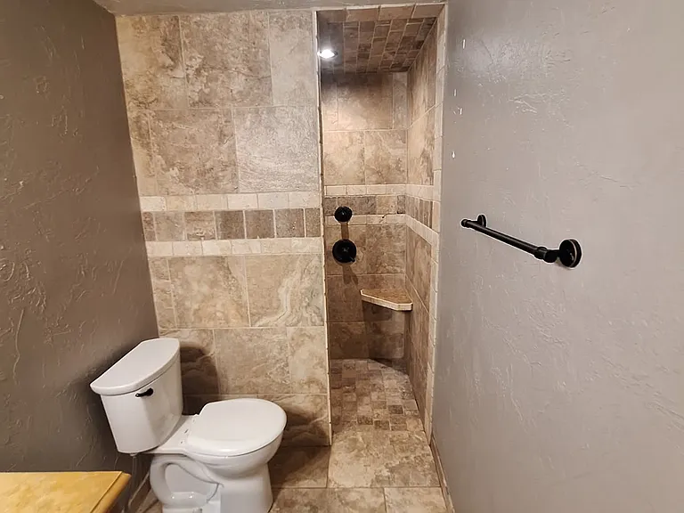1700 W Circle Dr — Photo 7