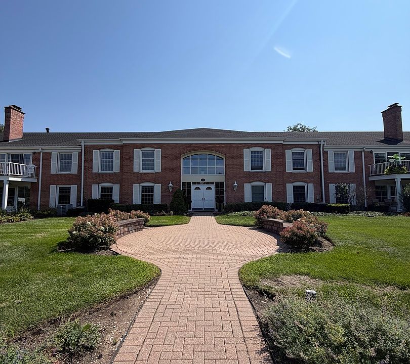1st image of 124 Carriage Way Dr APT 209B
