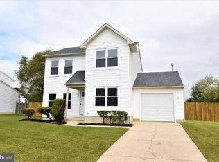 5 Mercer Ln, Sicklerville, NJ 08081