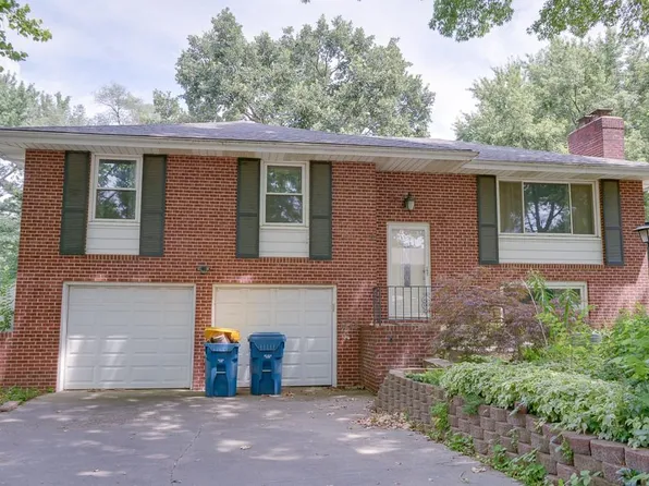 12008 Felton St, Sugar Creek, MO 64054