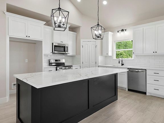 5th image of 4432 Collton Ln