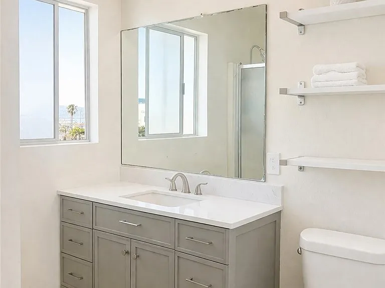 2124 Hermosa Ave #6 — Photo 11