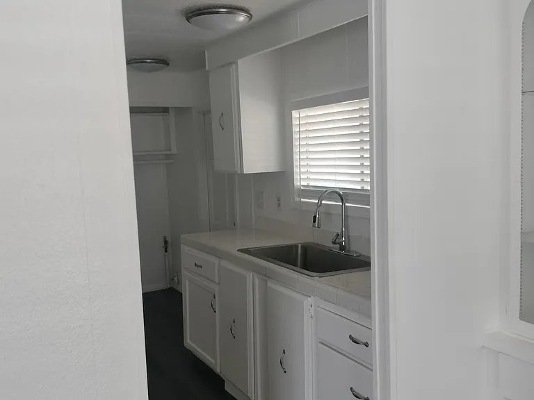 23 Crooks St — Photo 4